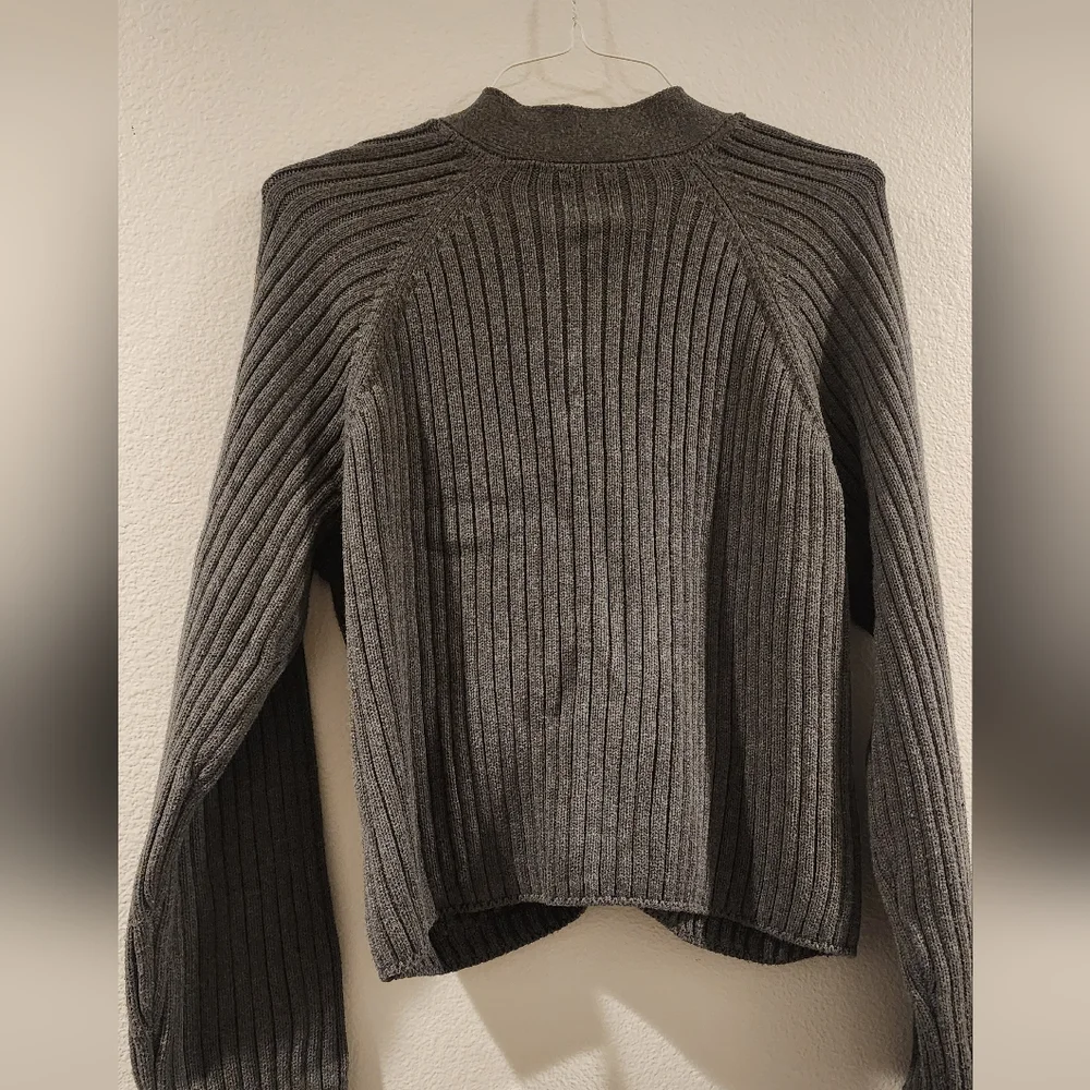 GAP Women's Gray Ribbed Sweater - Picture 5 of 5